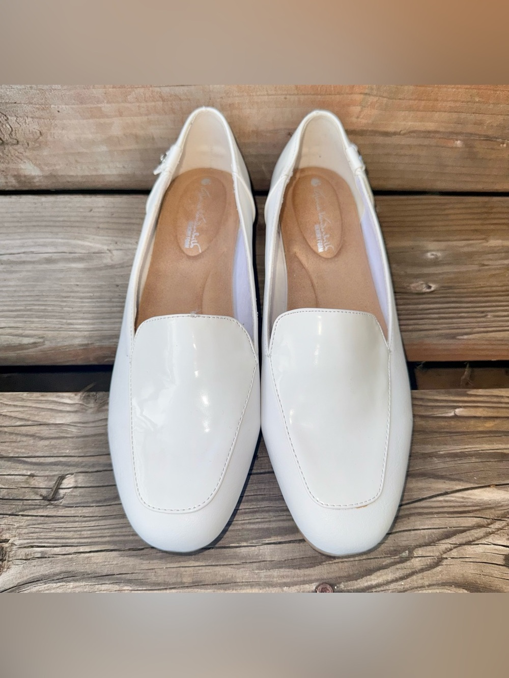 Gloria Vanderbilt Marjorie Loafers Women 7.5 White Memory Foam Slip On Flats